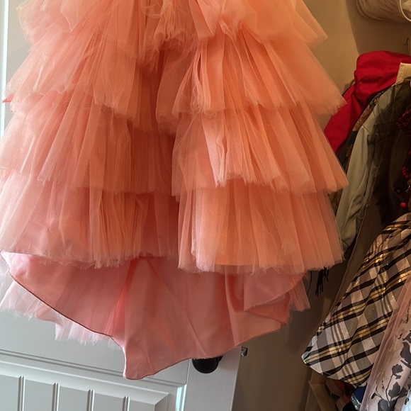 Toddler dress worn once for Easter. It is a size 2 but ran big. daughter was 3 - Picture 3 of 6